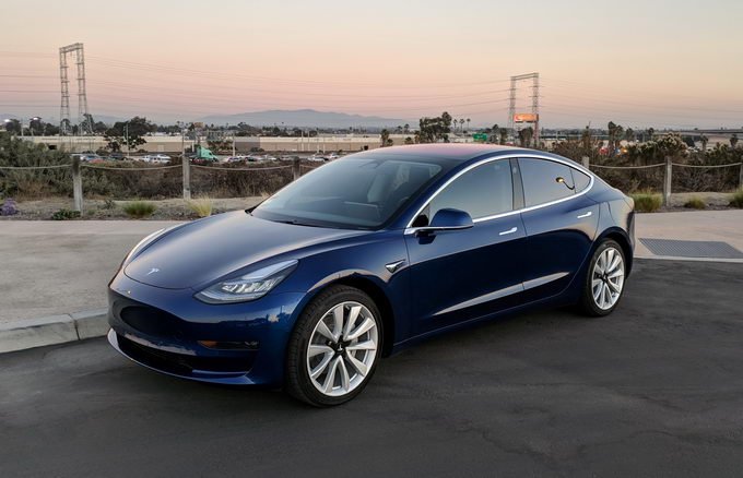 Tesla пока не по силам выпускать 2500 штук Model 3 в неделю